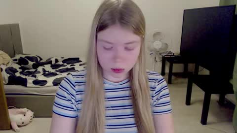 Jennyblonde and Emmabrunette online show from 3, 3, 2025
