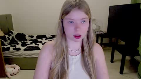 Jennyblonde and Emmabrunette online show from 8, 3, 2025