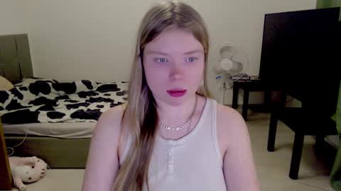 Jennyblonde and Emmabrunette online show from 8, 3, 2025