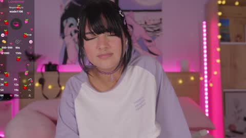 Snapshot of kittenmoon_ chatting on 6, 12, 2024 online show from 6, 12, 2024