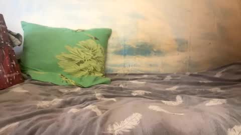 Kittie Creme online show from 25, 4, 2026