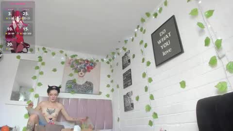 Snapshot of kitty__black__ chatting on 12, 11, 2025 KITTY online show from 12, 11, 2025