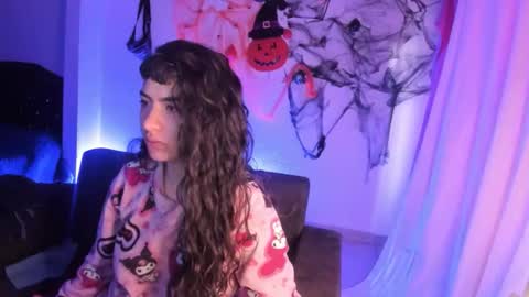 Snapshot of kitty__chs chatting on 19, 11, 2025 kitty__chs online show from 19, 11, 2025