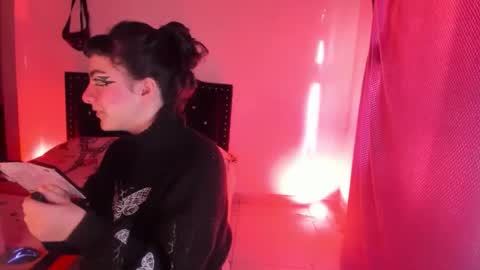 Snapshot of kitty__chs chatting on 27, 11, 2025 kitty__chs online show from 27, 11, 2025