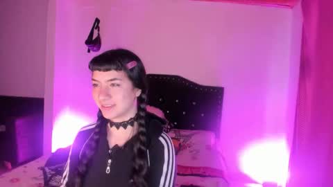 Snapshot of kitty__chs chatting on 4, 12, 2025 kitty__chs online show from 4, 12, 2025