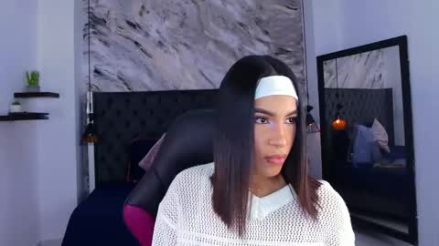 Snapshot of kitty_collins_ chatting on 8, 5, 2026 Kitty online show from 8, 5, 2026