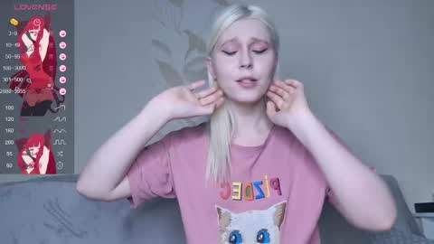 Snapshot of kitty_dora chatting on 7, 3, 2025 Evelyn online show from 7, 3, 2025