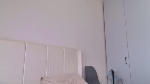 Evelyn online show from 25, 4, 2026