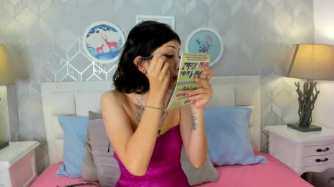 kitty iris  online show from 15, 4, 2026