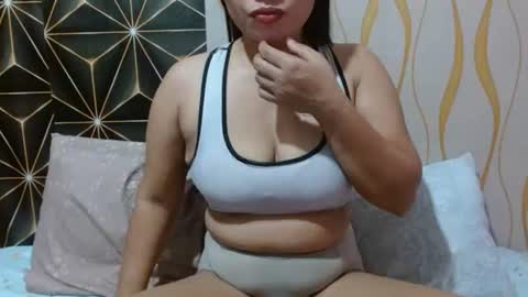 Snapshot of kitty_kheira chatting on 22, 6, 2026 Kheira online show from 22, 6, 2026