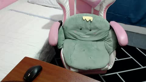 Snapshot of kitty_kity chatting on 28, 1, 2025 Kate online show from 28, 1, 2025