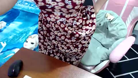 Snapshot of kitty_kity chatting on 21, 11, 2025 Kate online show from 21, 11, 2025