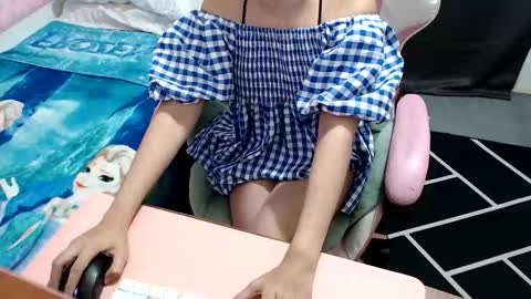 Snapshot of kitty_kity chatting on 2, 12, 2025 Kate online show from 2, 12, 2025