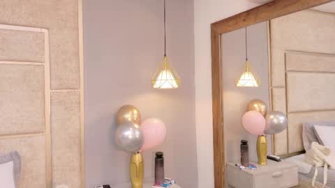 kitty_model online show from 6, 4, 2026