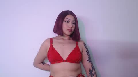 nina martinez online show from 25, 6, 2026