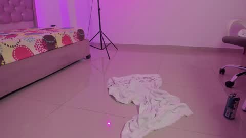 Snapshot of kitty_violet11 chatting on 8, 1, 2026 kitty_violet11 online show from 8, 1, 2026