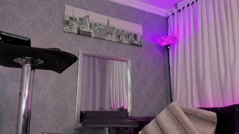 Kendall Saray   online show from 13, 12, 2024