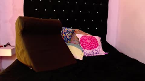 paola online show from 2, 3, 2025