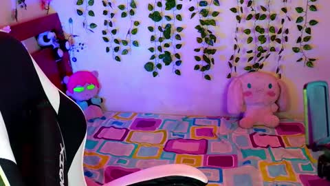 Kittyuwu  online show from 19, 11, 2025