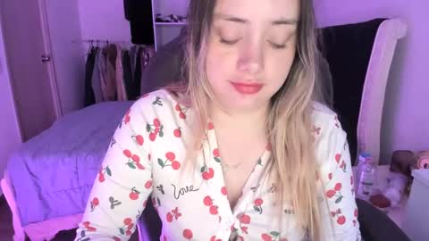 kittywantslove23 online show from 8, 10, 2025