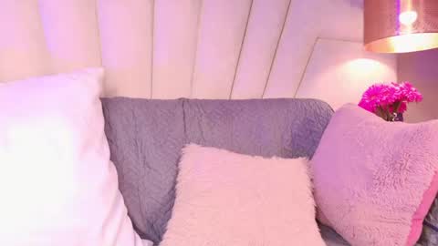 Kitty Hill online show from 9, 6, 2026