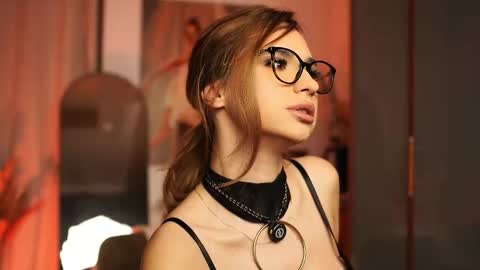 Snapshot of kity_sweet chatting on 4, 3, 2026 Erika online show from 4, 3, 2026