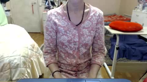 Snapshot of kiuminberry chatting on 3, 11, 2025 KiuminBerry online show from 3, 11, 2025