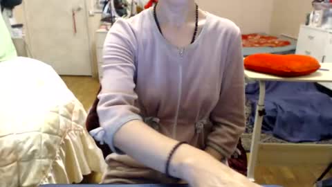 Snapshot of kiuminberry chatting on 4, 11, 2025 KiuminBerry online show from 4, 11, 2025