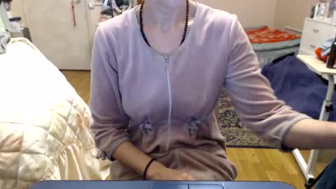 Snapshot of kiuminberry chatting on 9, 11, 2025 KiuminBerry online show from 9, 11, 2025