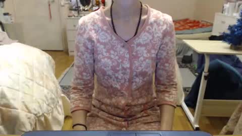 Snapshot of kiuminberry chatting on 14, 12, 2025 KiuminBerry online show from 14, 12, 2025