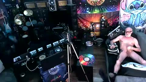 kiveuxmakeu online show from 4, 3, 2026