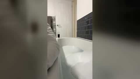 Snapshot of kjj1990 chatting on 19, 3, 2026 kjj1990 online show from 19, 3, 2026