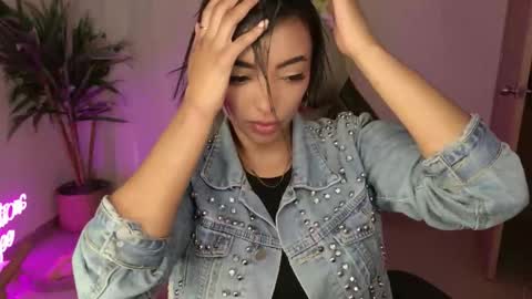 Christina online show from 5, 10, 2025