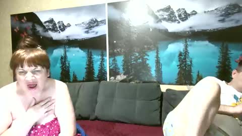 Snapshot of kleosnow chatting on 6, 5, 2026 Kleosnow online show from 6, 5, 2026