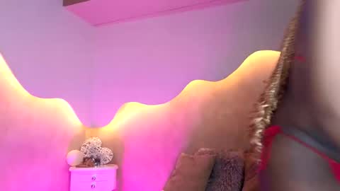 Snapshot of kloee_12 chatting on 4, 5, 2026 K L O E online show from 4, 5, 2026