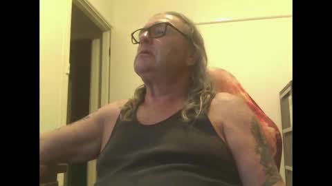 Snapshot of knobout chatting on 3, 12, 2025 knobout online show from 3, 12, 2025