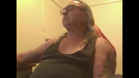 Snapshot of knobout chatting on 3, 2, 2026 knobout online show from 3, 2, 2026