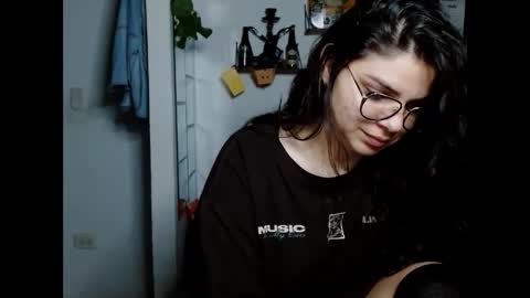 Snapshot of koranikky08 chatting on 5, 10, 2025 Karoll online show from 5, 10, 2025