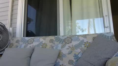 koyoteej online show from 28, 2, 2025