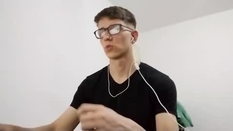 Snapshot of kpo10 chatting on 7, 1, 2025 Facu online show from 7, 1, 2025