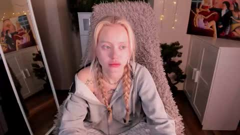 Snapshot of kris_grant chatting on 4, 12, 2025 kris_grant online show from 4, 12, 2025