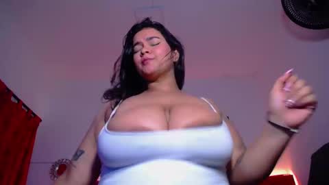 kriss_sweetboobs online show from 11, 3, 2025