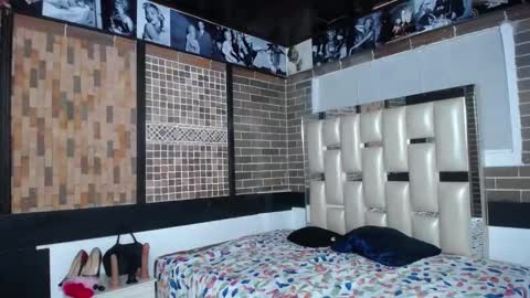 kriss_sweetboobs online show from 28, 9, 2025