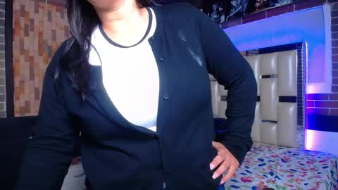 kriss_sweetboobs online show from 12, 10, 2025