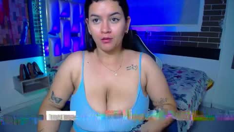 kriss_sweetboobs online show from 18, 4, 2026
