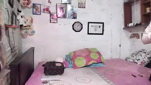 krisstal703358 online show from 18, 9, 2025