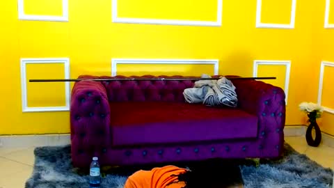 Thaterotic woman online show from 11, 2, 2025