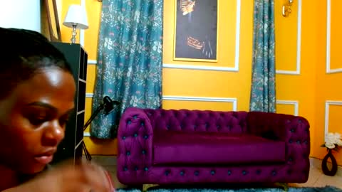 Thaterotic woman online show from 12, 2, 2025