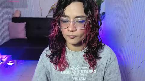 kristen_tay online show from 22, 4, 2026