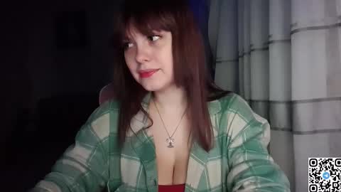 Snapshot of kristibloom chatting on 8, 10, 2025 Christie online show from 8, 10, 2025